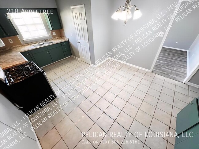 Building Photo - 218 Appletree-