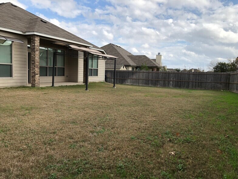 Building Photo - 7617 Red Valley Way