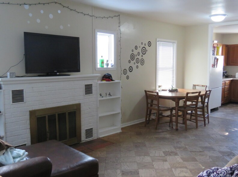 living room - 720 3rd St N