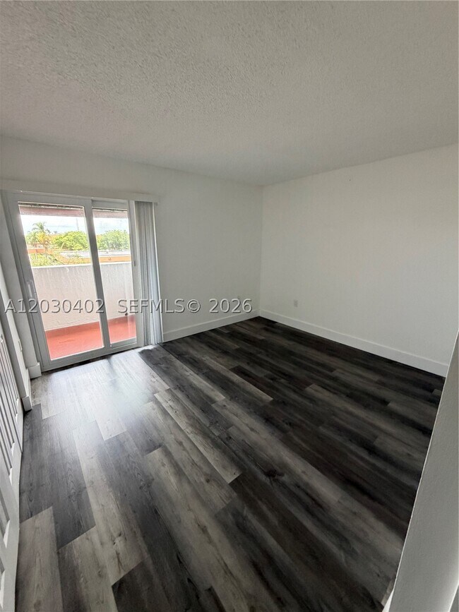 Building Photo - 675 NW 85th Ct