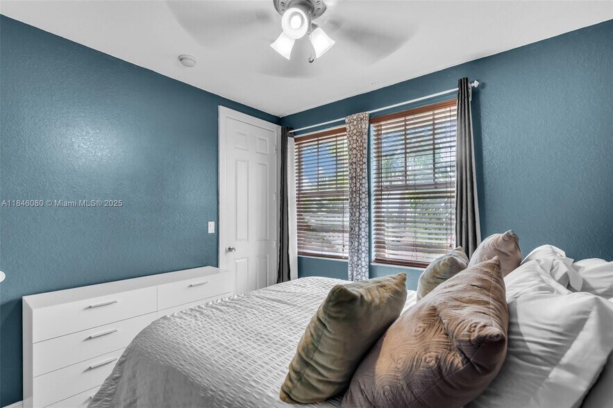 Building Photo - 447 Corte Madera Ln
