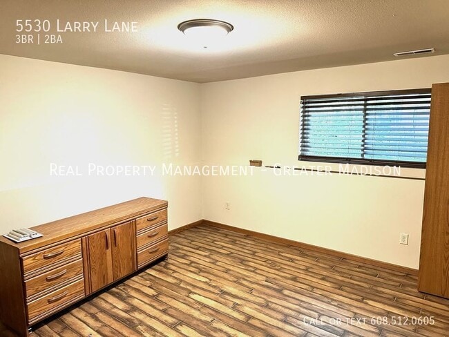 Building Photo - 5530 Larry Ln