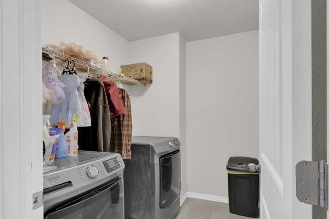 Building Photo - 4371 Prairie Agate Dr