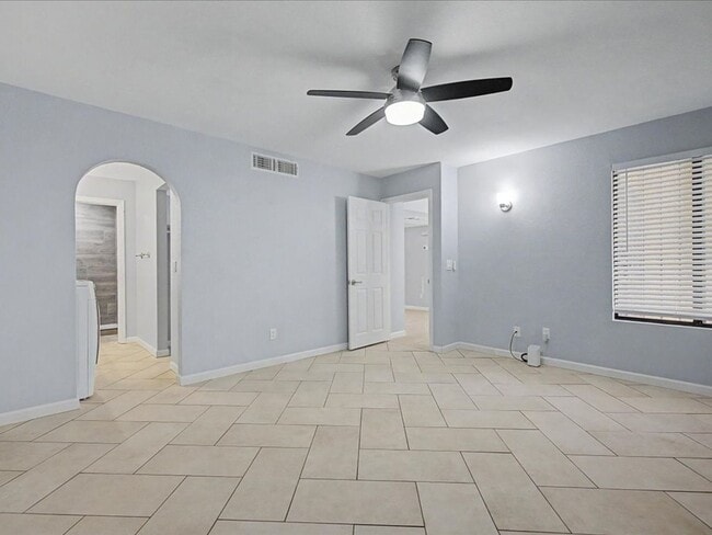 Building Photo - 8271 N Oracle Rd