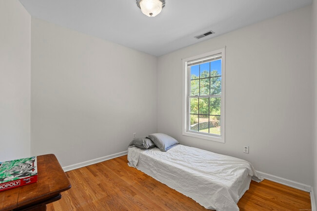Building Photo - 802 Evergreen Ave