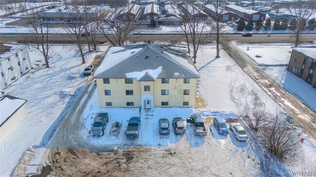 Building Photo - 6379 Robinson Rd