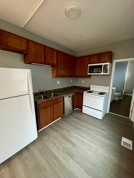 Building Photo - 1342 Berry Blvd