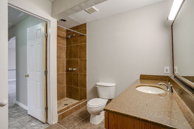 Building Photo - Great 4 Bed, 2 Bath Rental Available for New Tenants- 76134