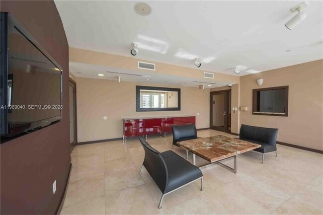 Building Photo - 10 Aragon Ave