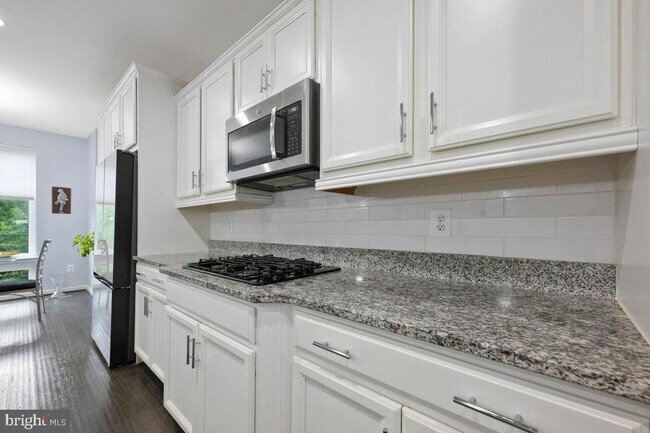 Building Photo - 518 Harborview Dr