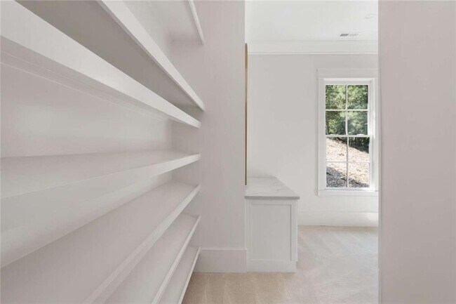 Building Photo - 402 Timberview Trail