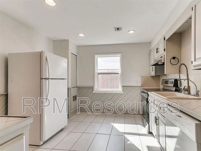 Building Photo - 1705 Carlisle Rd