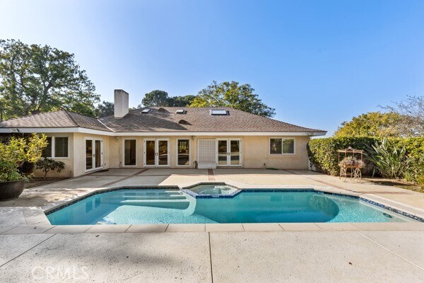 Building Photo - 3150 Dona Maria Dr