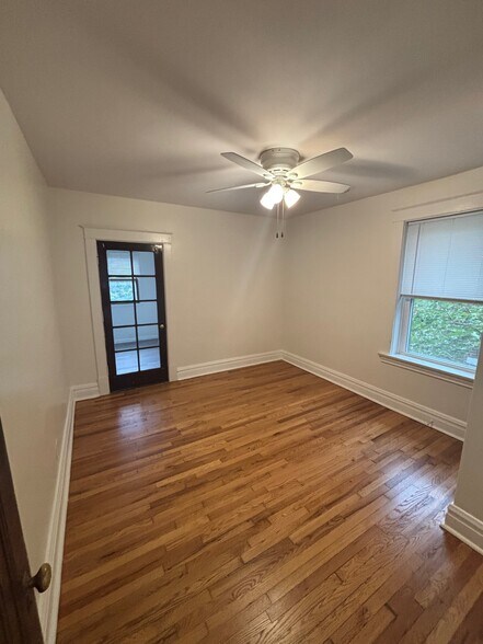 Building Photo - 5054 Winona Ave