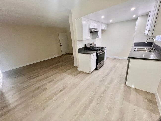 Interior Photo - Foothill Apartments