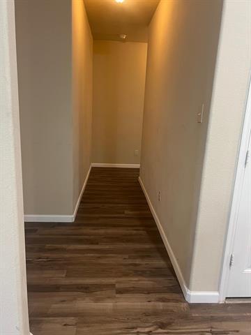 Building Photo - 930 English Ivy Dr