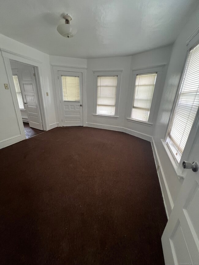 Building Photo - 133 Highland Ave