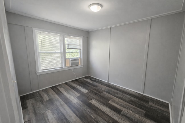 Building Photo - 108 Hilton St