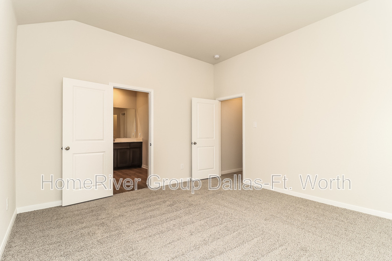 Building Photo - 6176 Sunrise Hill Ln