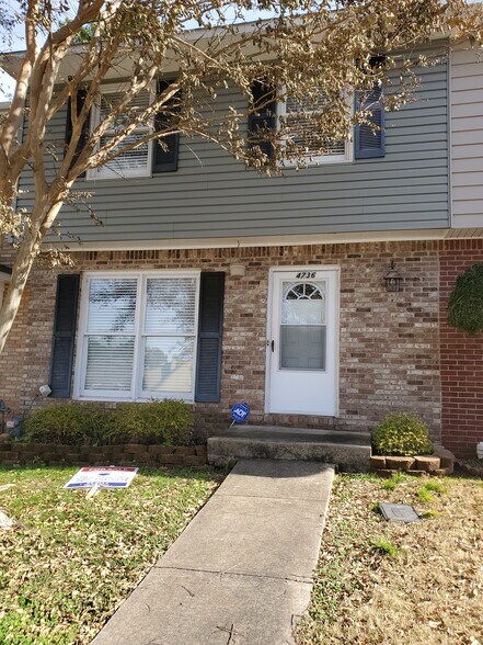 Building Photo - 4736 Cheshire Cir