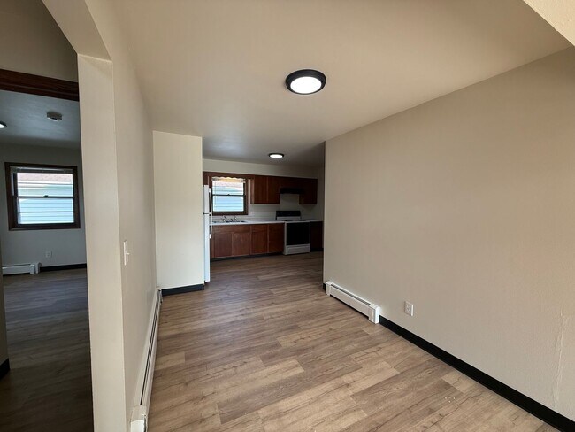 Building Photo - 207-211 Maple Street