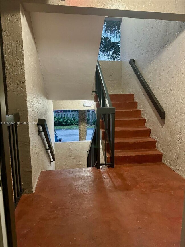 Building Photo - 9945 Nob Hill Ct