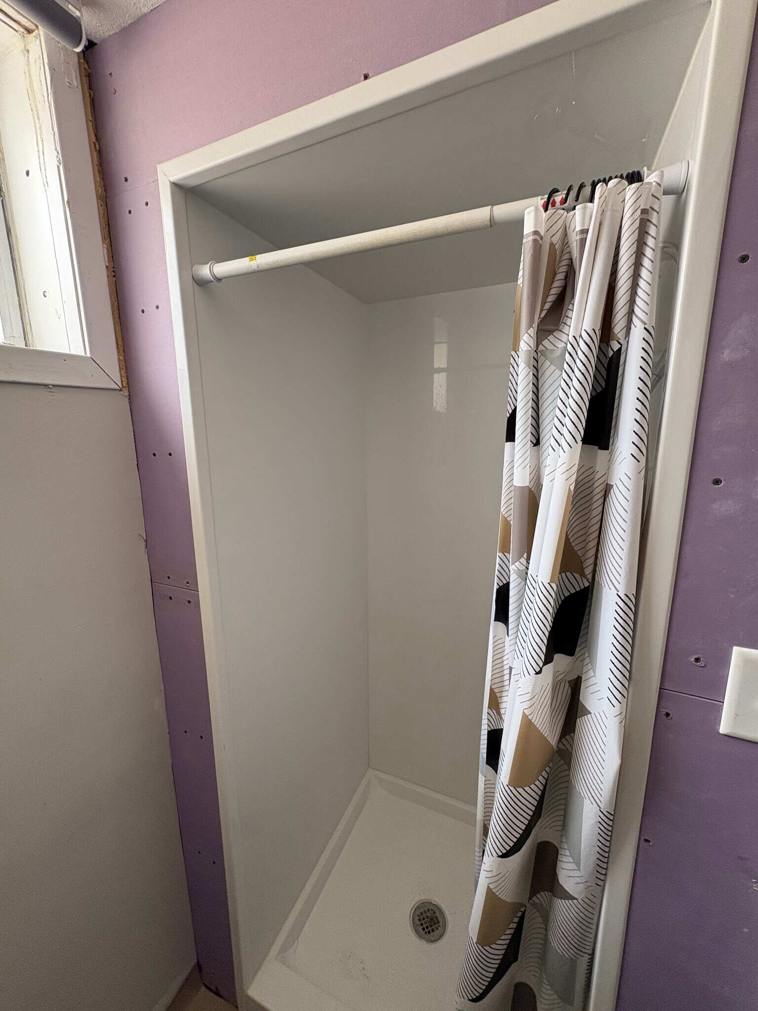 Walk-in shower - 2005 Interurban Rd