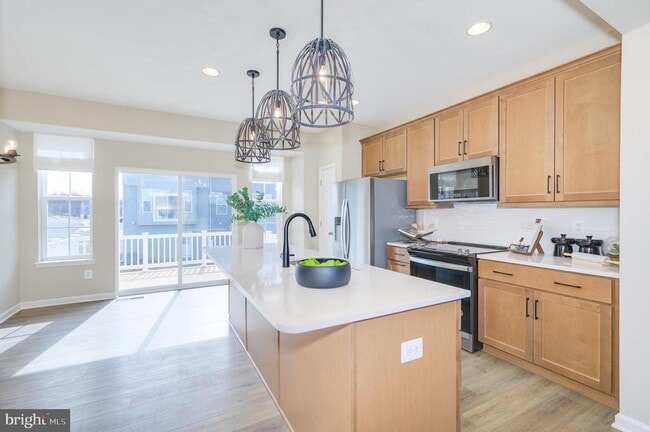 Building Photo - 201 Hillsdale Pl