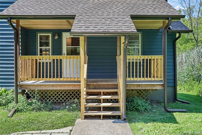 Building Photo - 222 Bog Hollow Rd