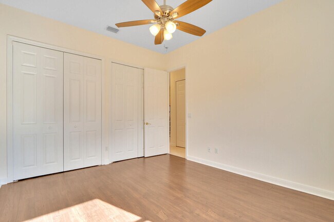 Building Photo - 1252 SW Bent Pine Cove