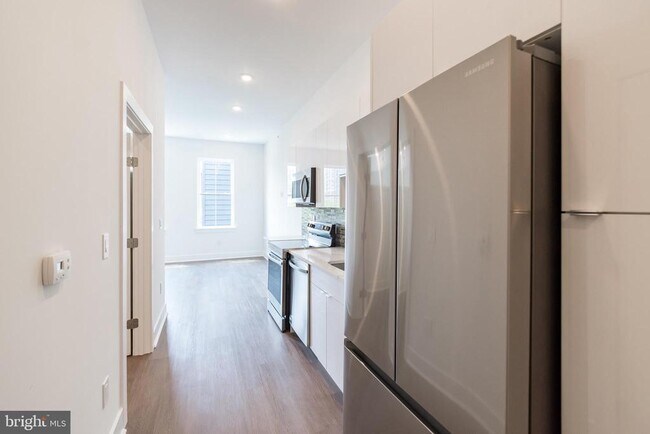 Building Photo - 813 N Broad St