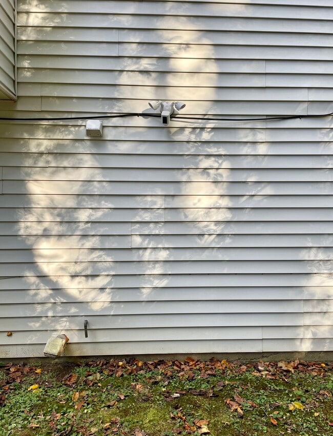 Building Photo - 1080 Huntington Trce SE