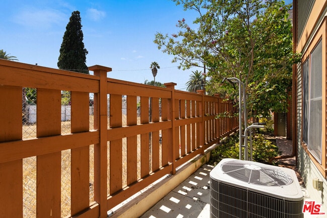 Building Photo - 2317 Scarff St