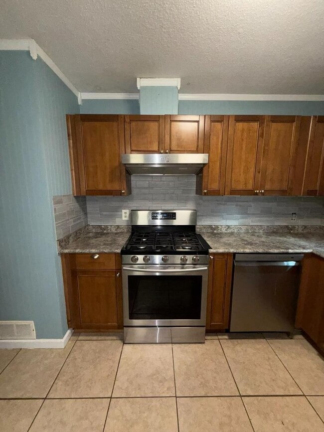 Building Photo - 106 Penrose Dr