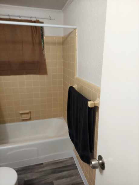 Building Photo - "Charming 2-Bedroom Retreat in Abbeville – Ideal Comfort and Convenience Await!"