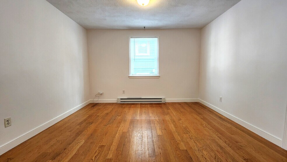 Building Photo - 98 Sylvia St