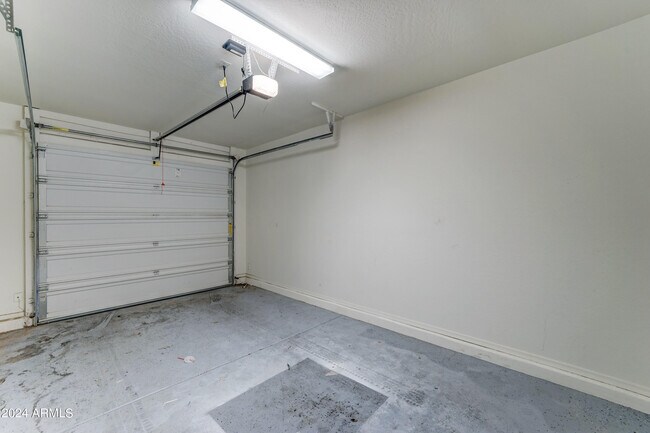 Building Photo - 14771 N 177th Ave
