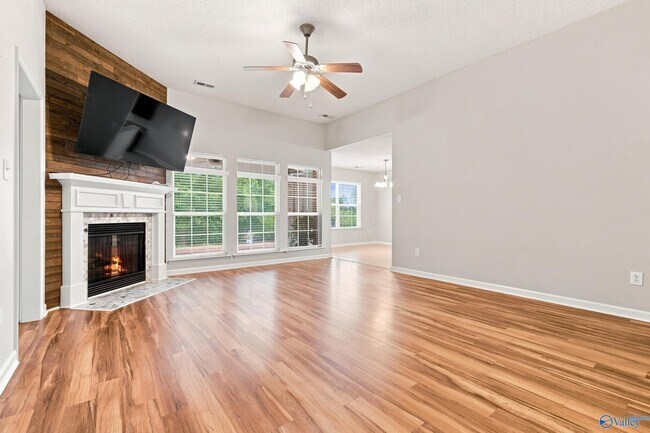 Building Photo - 161 Alderwood Dr