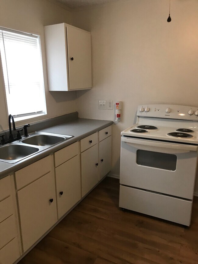 Building Photo - 2618 Meridian St