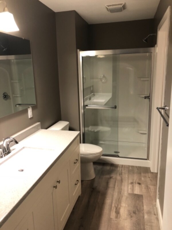 Building Photo - 628 Davis St