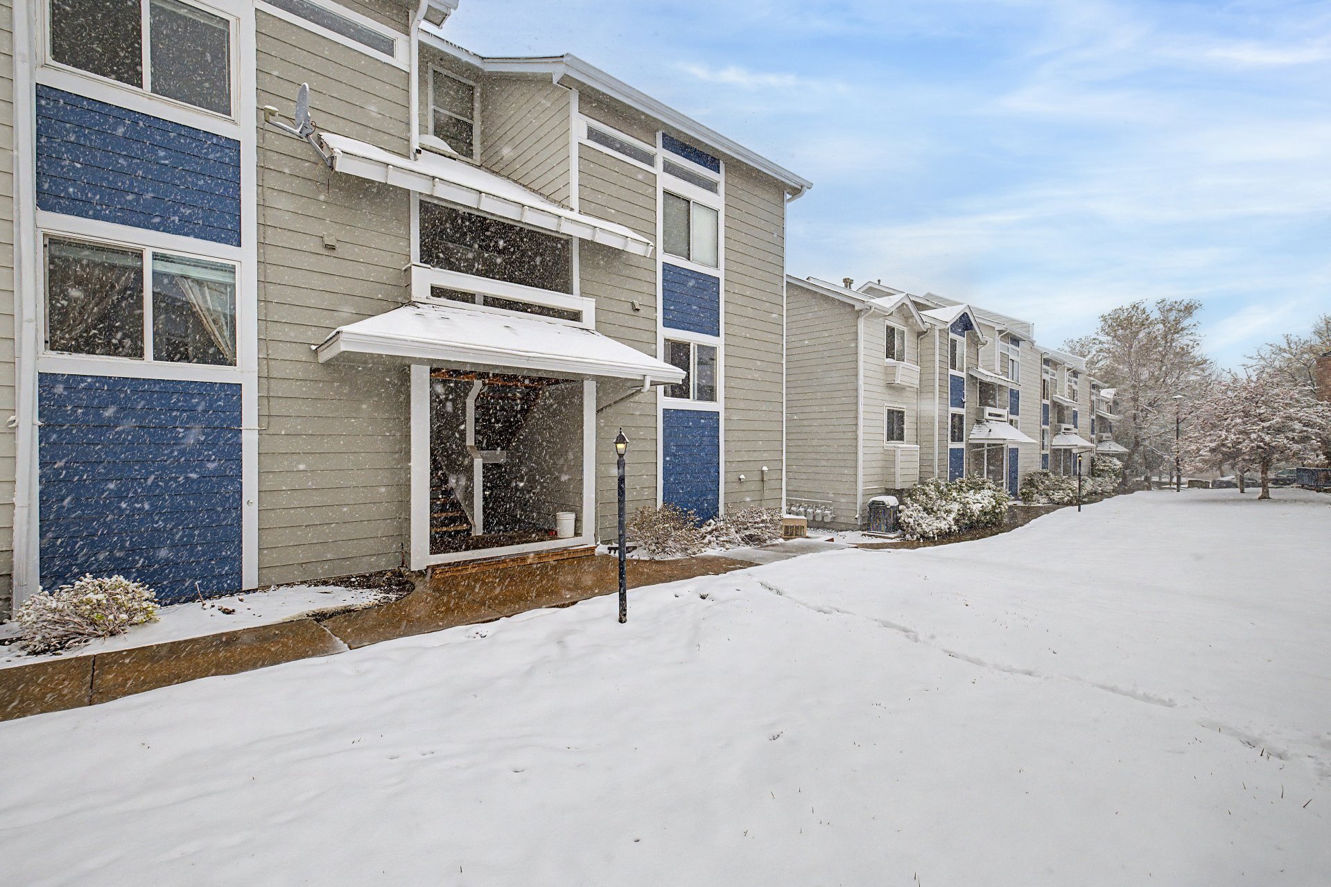Building Photo - 1342 S Cathay Ct
