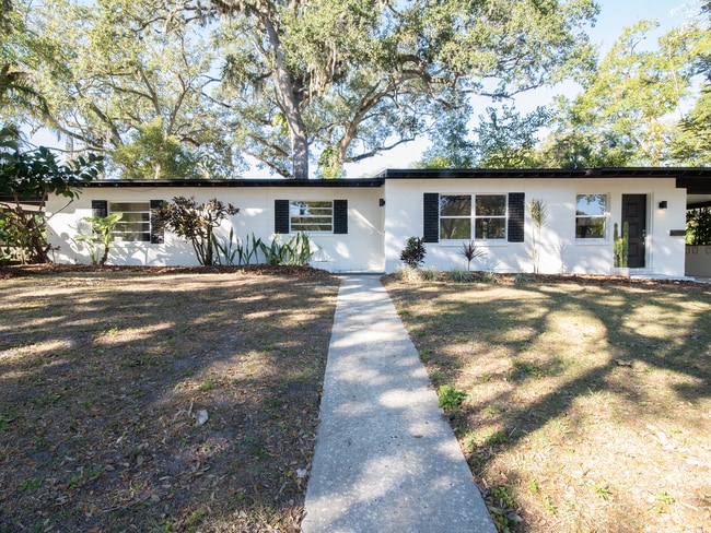 Building Photo - 500 Altaloma Ave