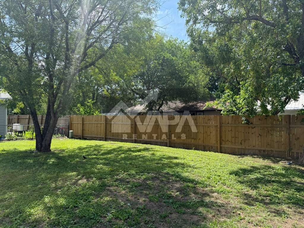 Building Photo - 7210 Glen Cross Dr