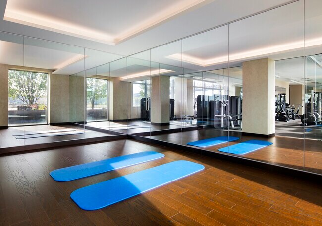 Building Photo - 480 Main St