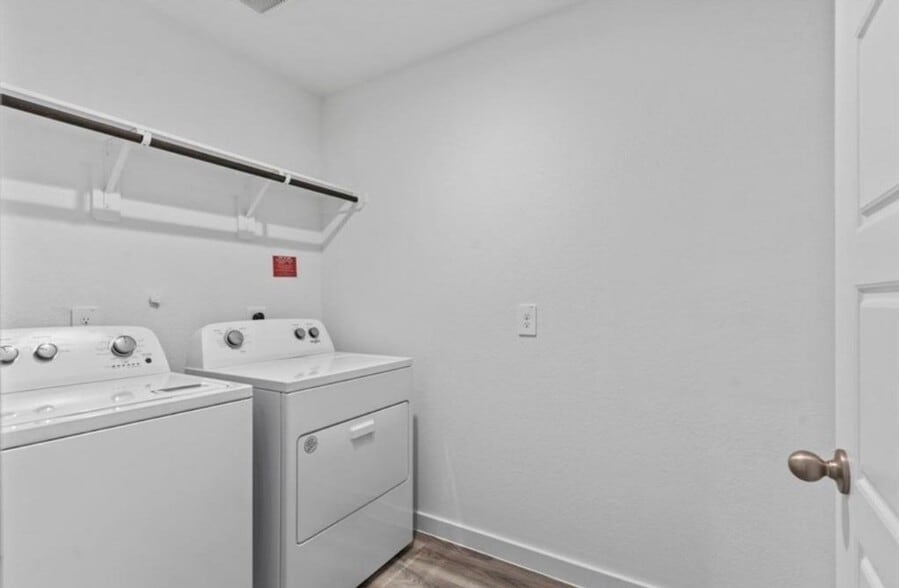 Building Photo - 2911 Crown Gate Dr