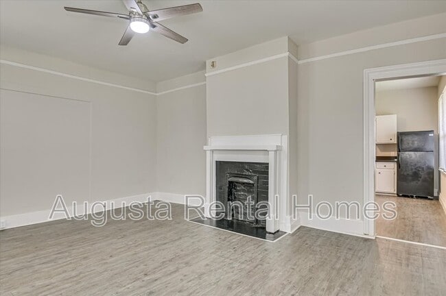 Building Photo - 106 Ellis St