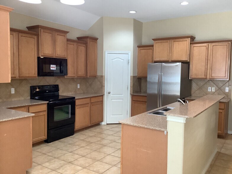 Building Photo - 1506 Melanie Trl