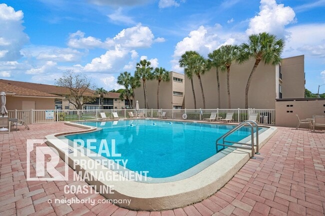 Building Photo - Luxurious Fully Renovated 2 Bed/2Bath Condo