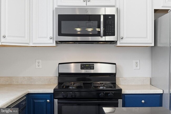 Building Photo - 43742 Tolamac Dr