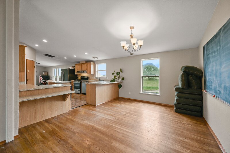 Building Photo - 5520 Coyote Ln